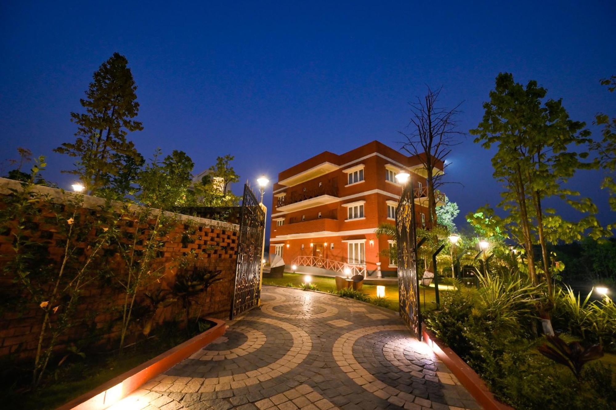 Kushal Palli Resorts- A Unit Of Pearltree Hotels & Resorts 普鲁利耶 外观 照片